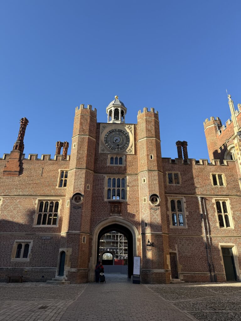 hampton Court palace